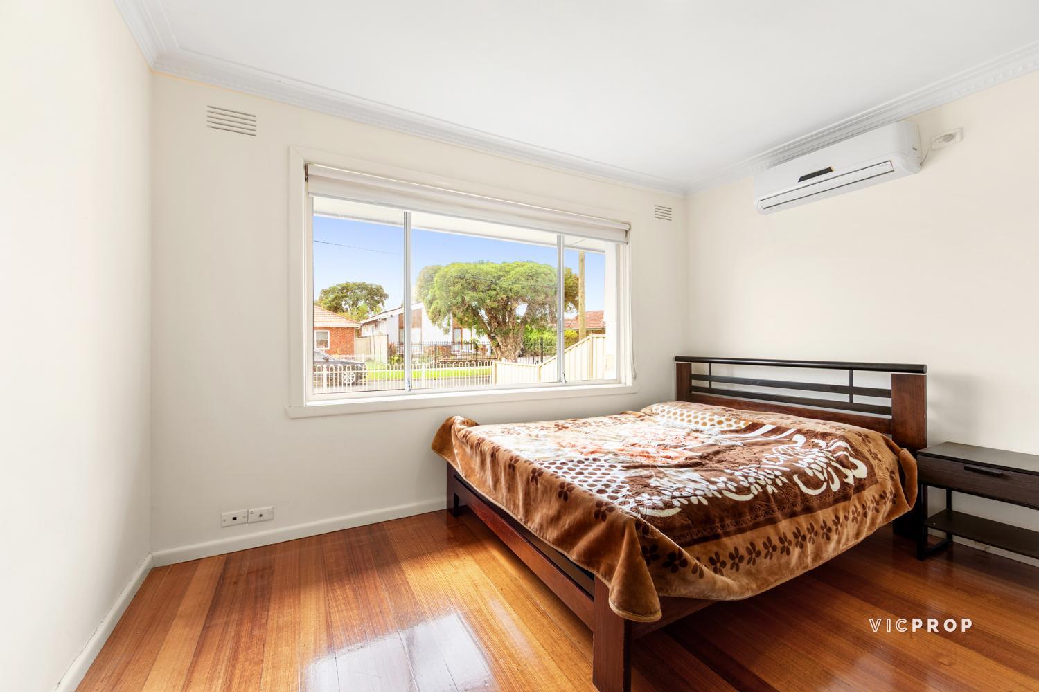 1/63 Walmer Avenue, St Albans, VIC 3021 - Image 4