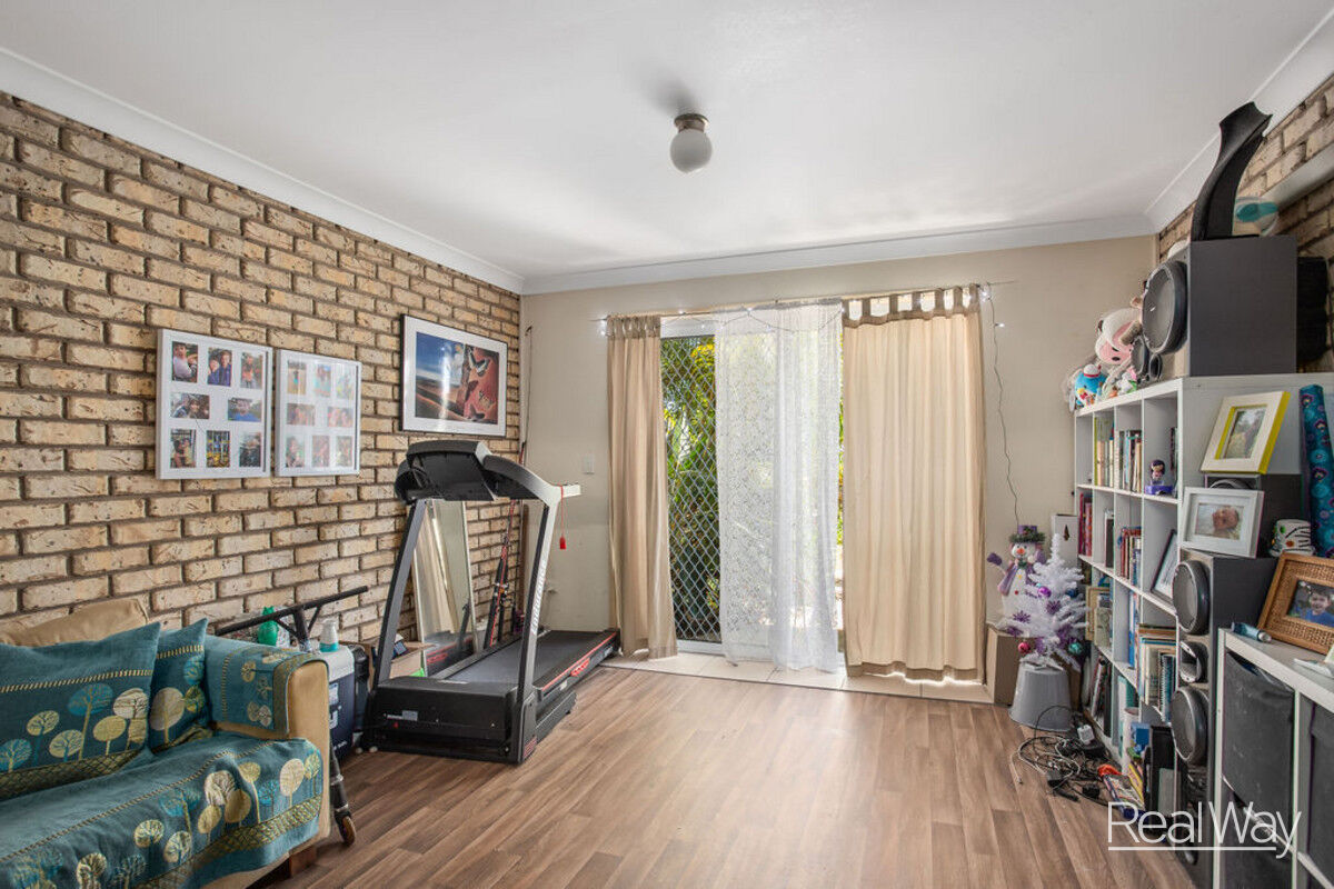 4/5 Duce Street, Bundamba, Qld, 4304 - Image 3
