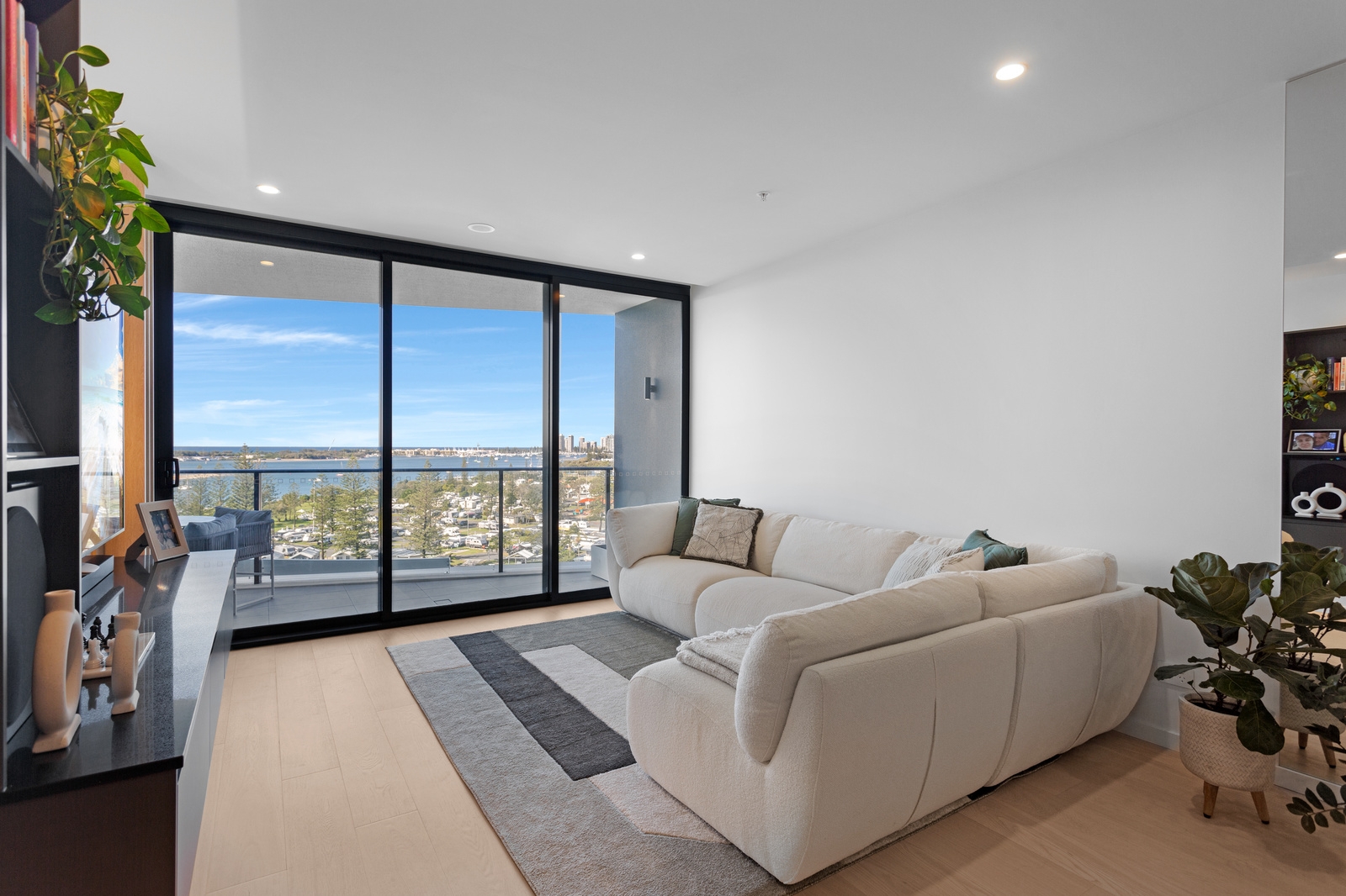 1106/180 Marine Parade, Labrador, Qld, 4215 - Image 7