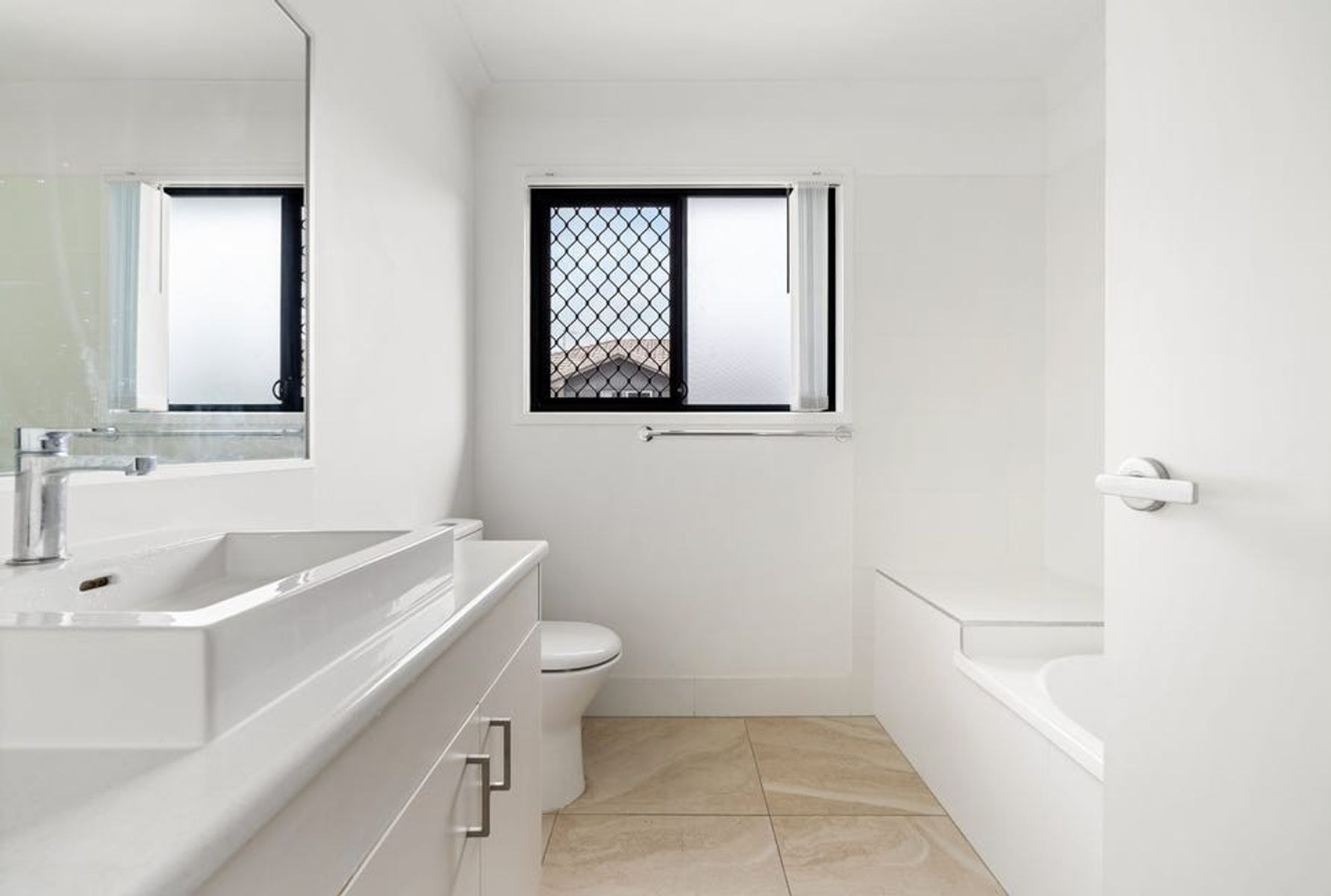 30 28 SEAN STREET, BOONDALL QLD 4034 - Image 10