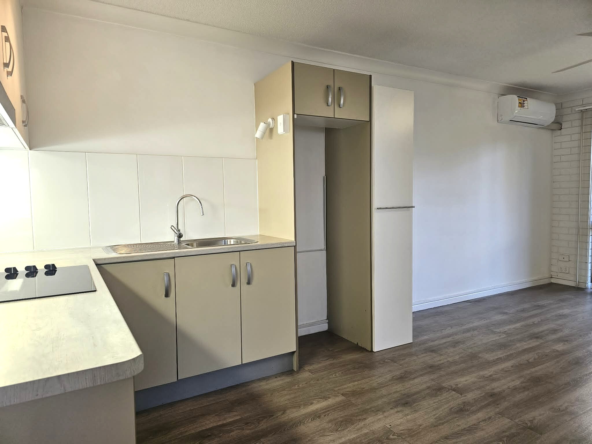 PENINSULA TERRACE 1 5 SYDNEY STREET, REDCLIFFE QLD 4020 - Image 3