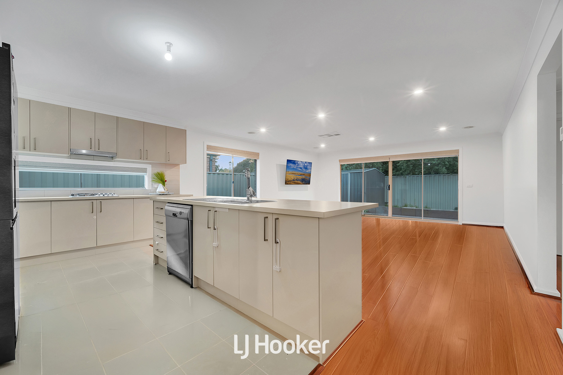 52 Bradford Drive, Cranbourne East, VIC 3977 - Image 8