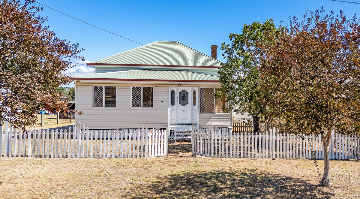 4-bedroom house at 9 Wallace Street, Warwick, QLD 4370, Southern Downs, Queensland