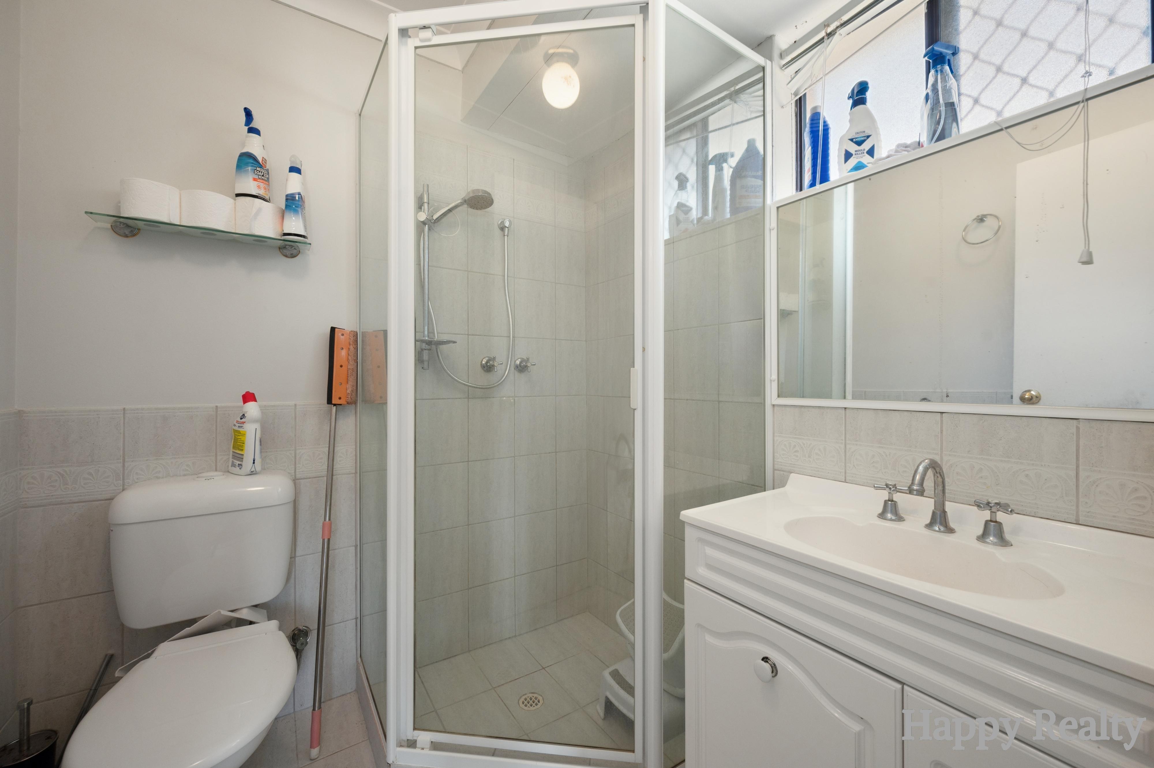 33 Forest Lakes Drive, Thornlie, WA 6108 - Image 7