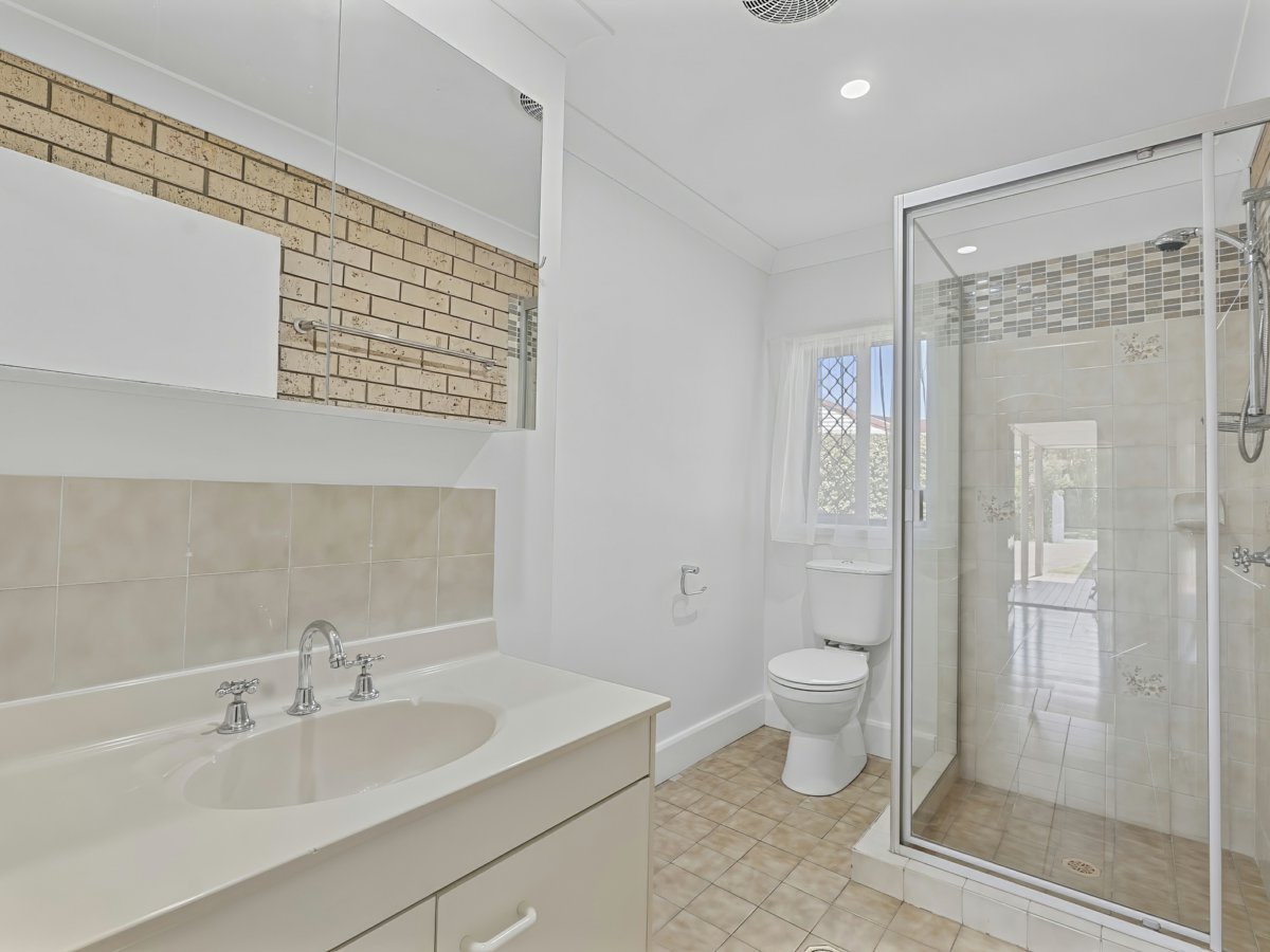 4-bedroom house at 4 Dylan Court, Sandstone Point, QLD 4511, Moreton Bay, Queensland