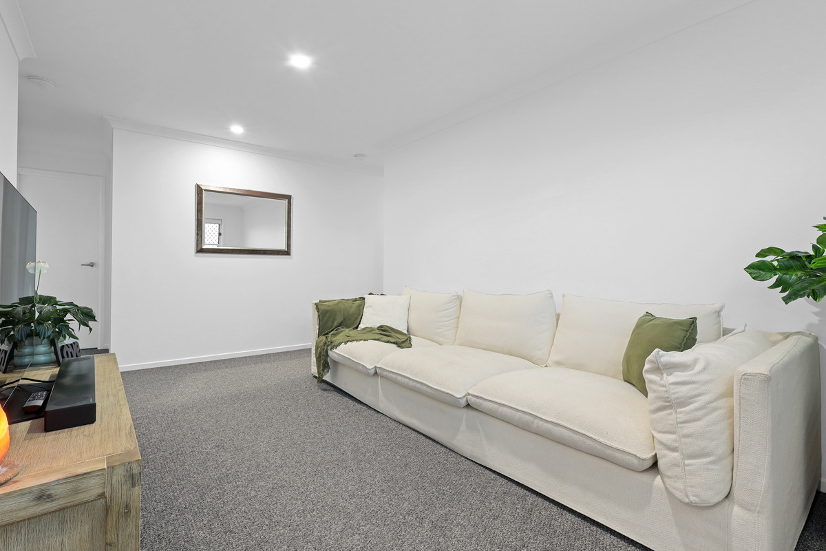 6-bedroom house at 7 Sherrard Street, Burpengary East, QLD 4505, Moreton Bay, Queensland