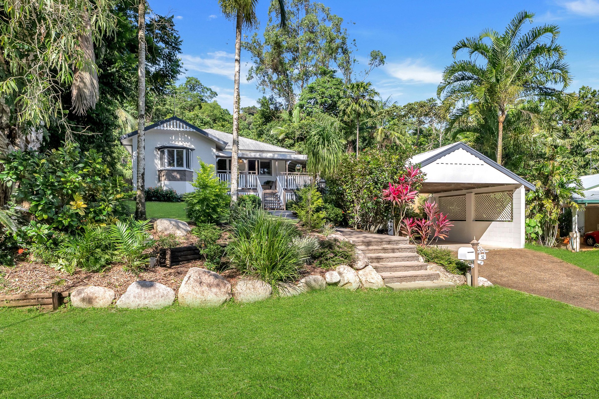 32 Mackey Close, Brinsmead, QLD 4870 - Image 1