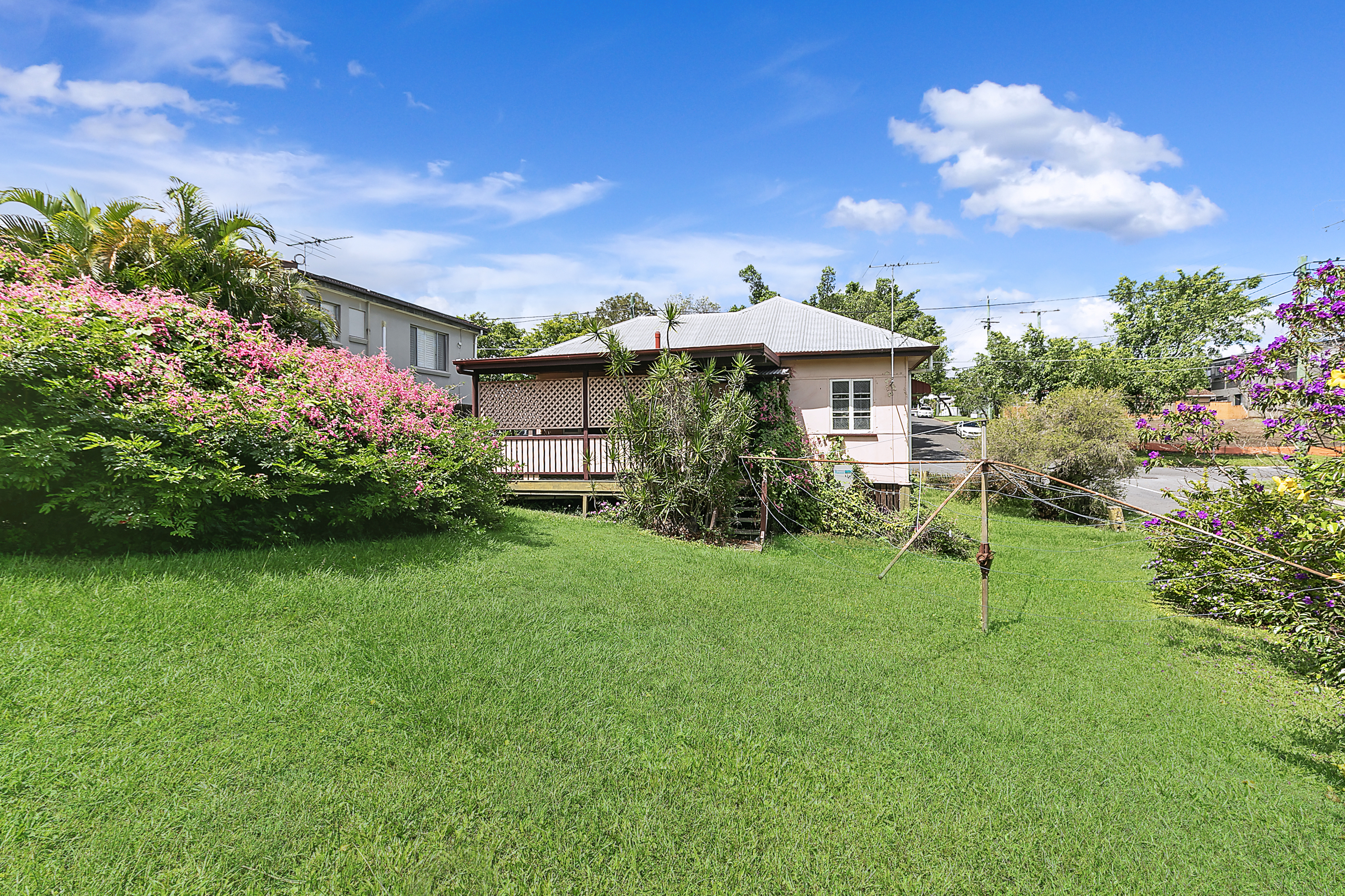 222 Agnew Street, Seven Hills, QLD 4170 - Image 2