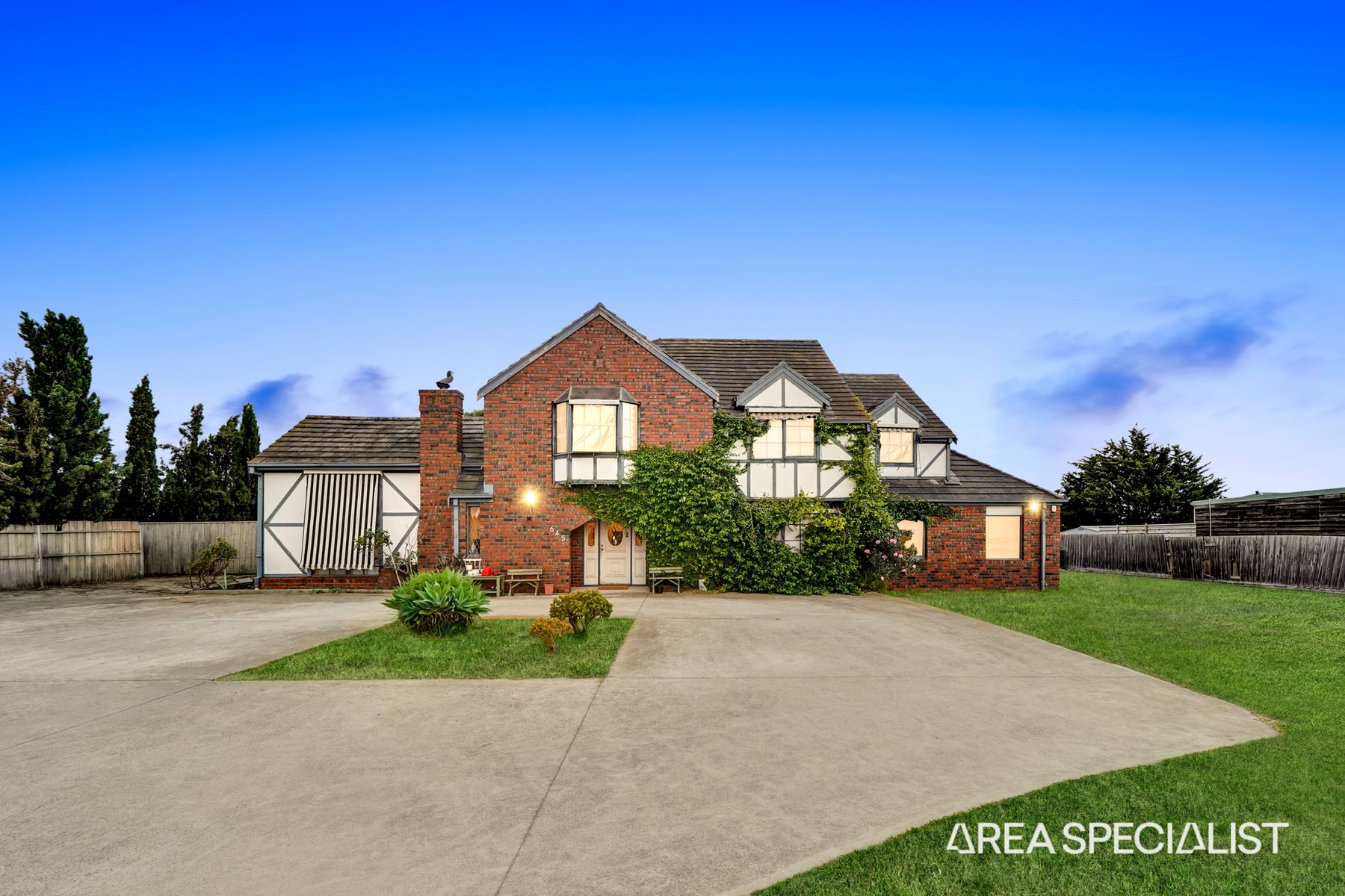 645 TARNEIT ROAD, Hoppers Crossing VIC 3029 - Image 1