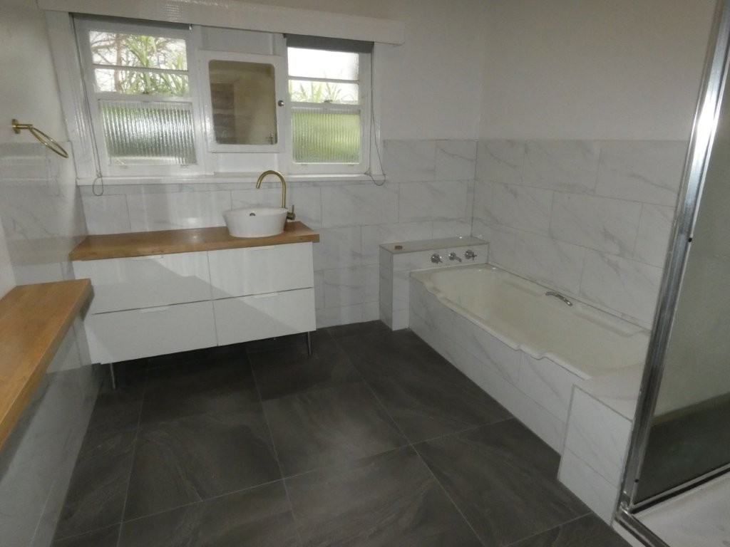 5-bedroom house at 43 Devereux Street, Warracknabeal, VIC 3393, Yarriambiack, Victoria