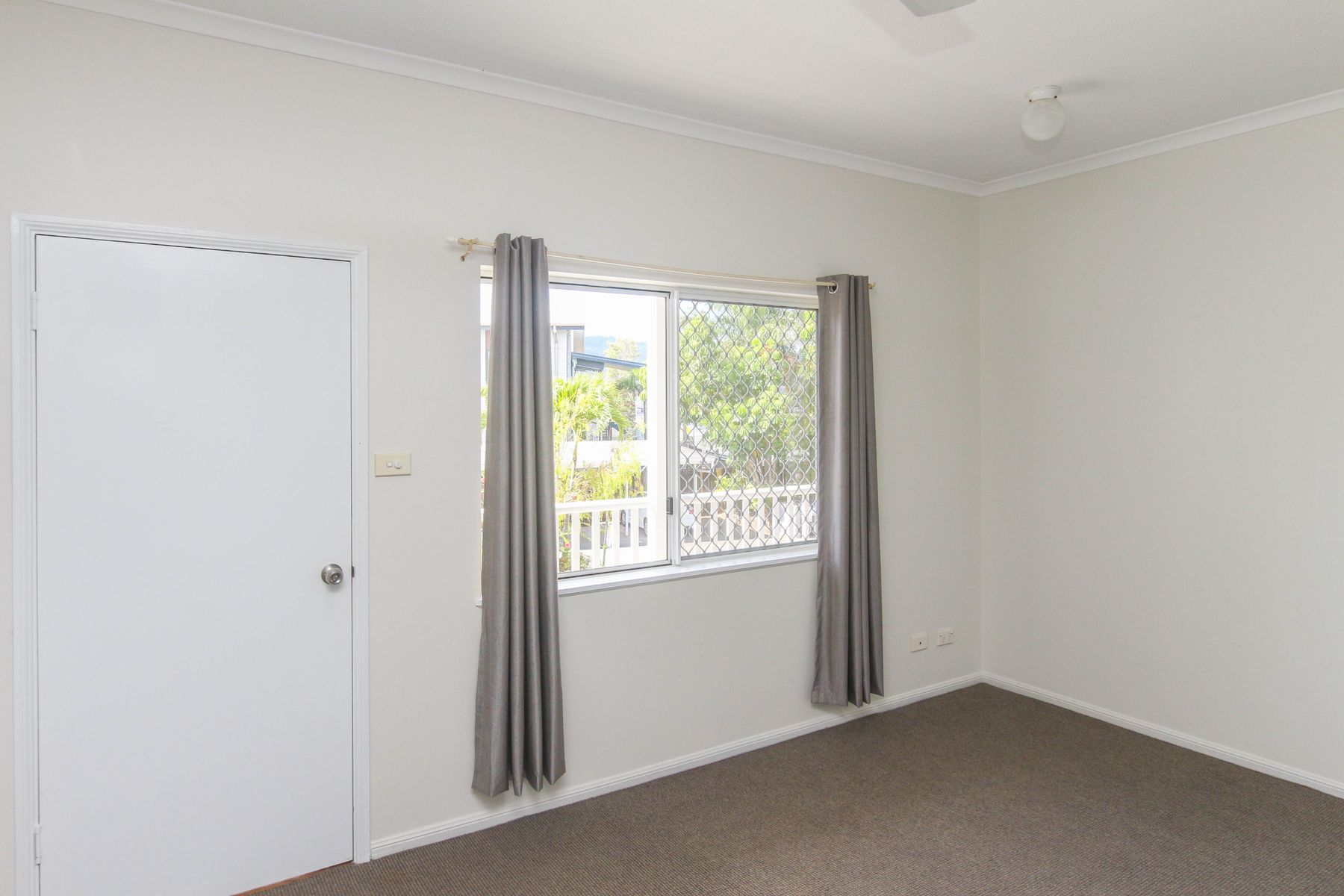 12 71-73 ALFRED STREET, MANUNDA QLD 4870 - Image 2