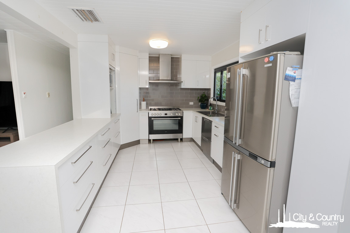 45 INDIGO CRESCENT, Sunset QLD 4825 - Image 2