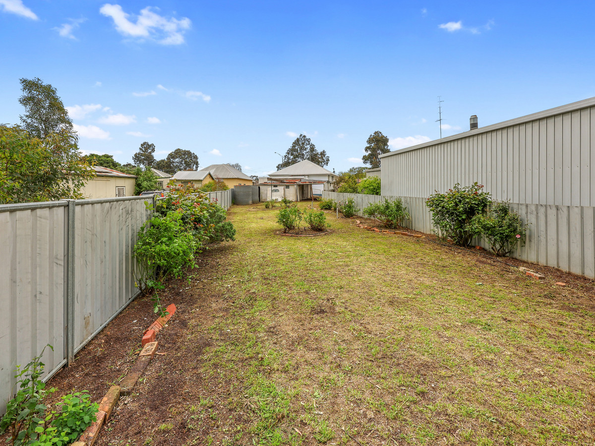 3-bedroom house at 135 Coleraine Road, Hamilton, VIC 3300, Southern Grampians, Victoria