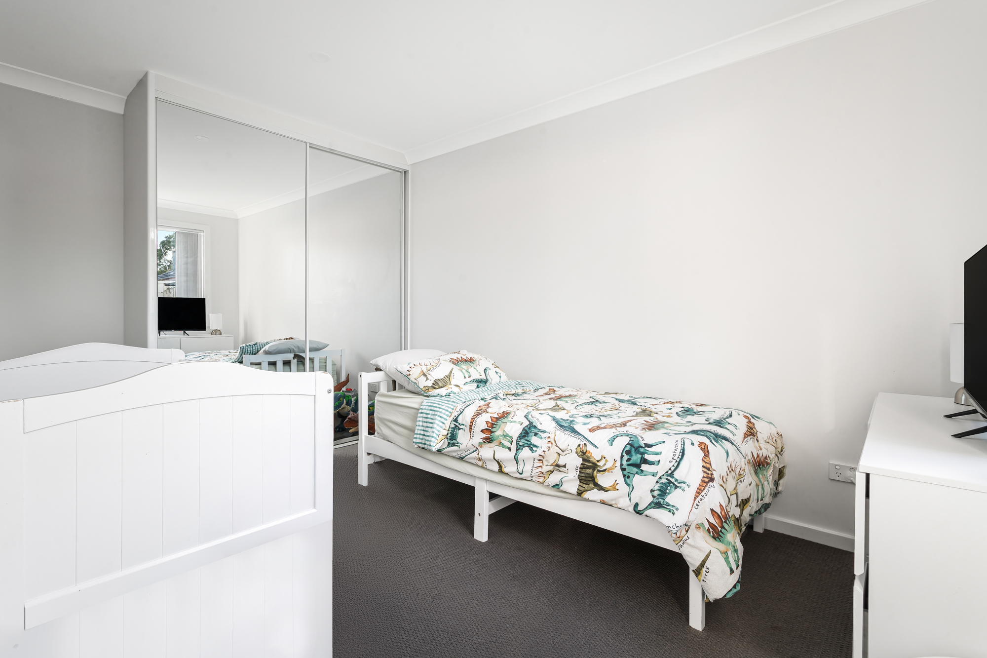 5-bedroom house at 33 Gregory Avenue, Oxley Park, NSW 2760, Penrith, New South Wales