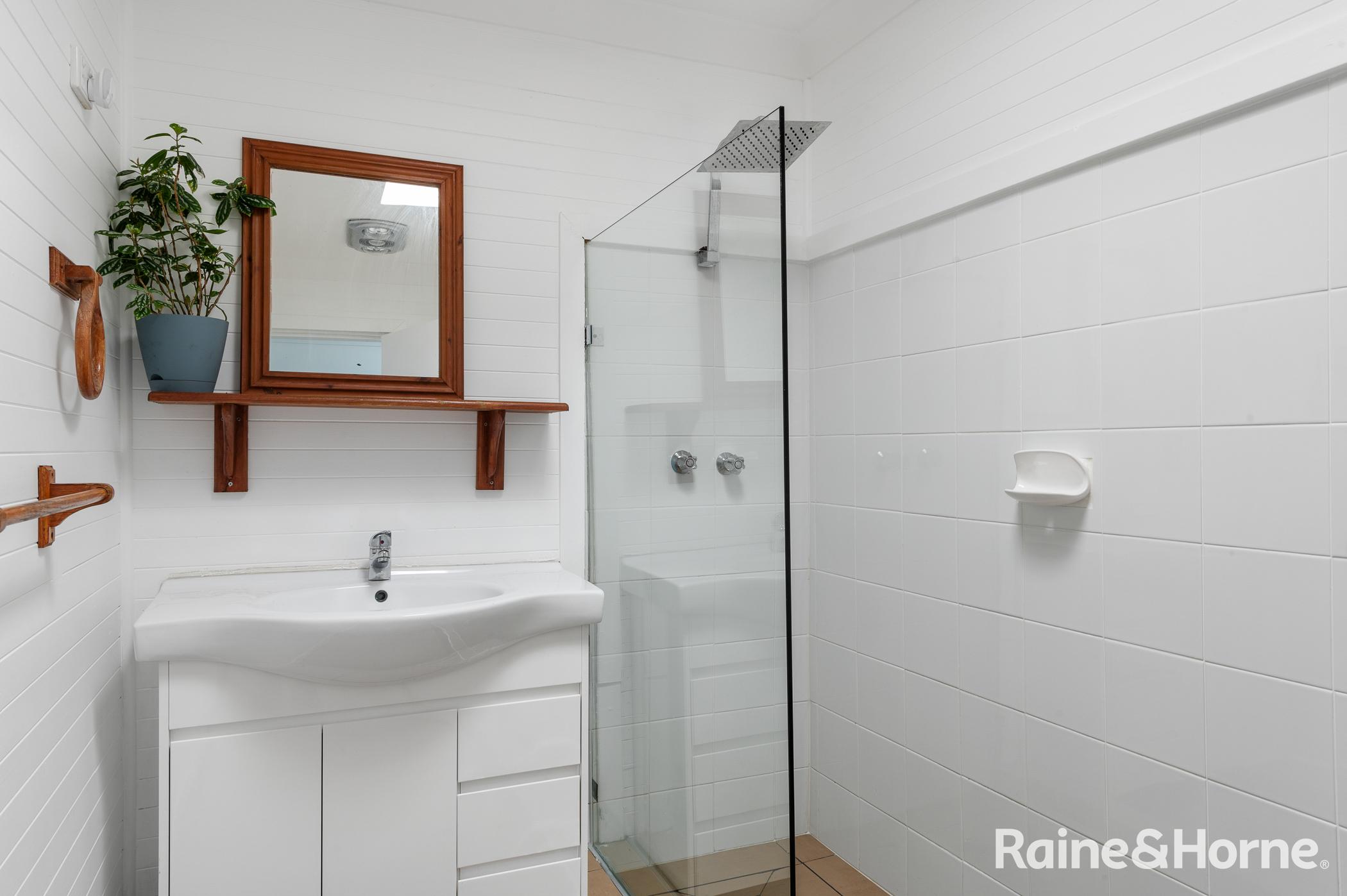 8 Gould Avenue, Nowra, NSW 2541 - Image 5