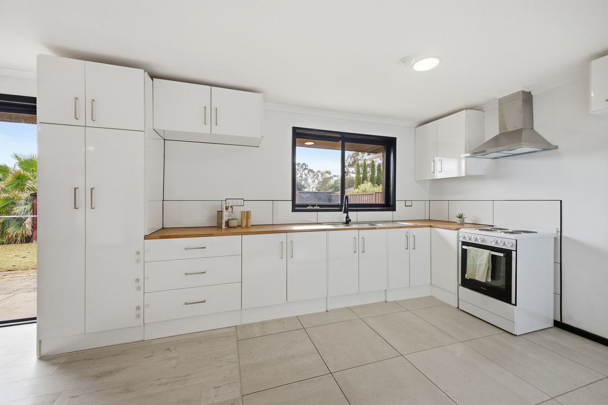 8 Wanbi Court, Craigmore, SA 5114 - Image 7