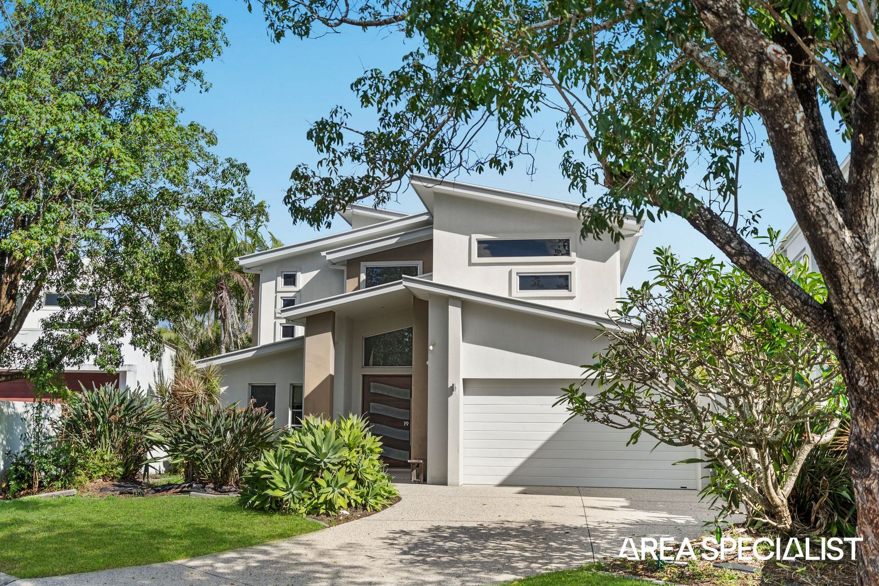 19 Coomera Court, Helensvale, QLD 4212 - Image 2
