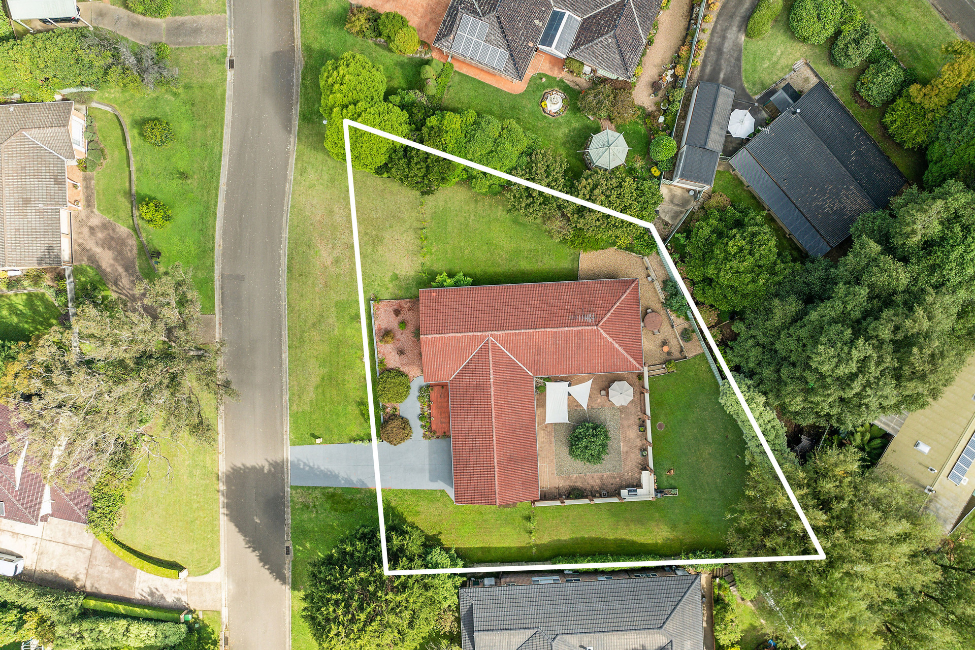 4-bedroom house at 4-6 Flora Street, Wentworth Falls, NSW 2782, Blue Mountains, New South Wales