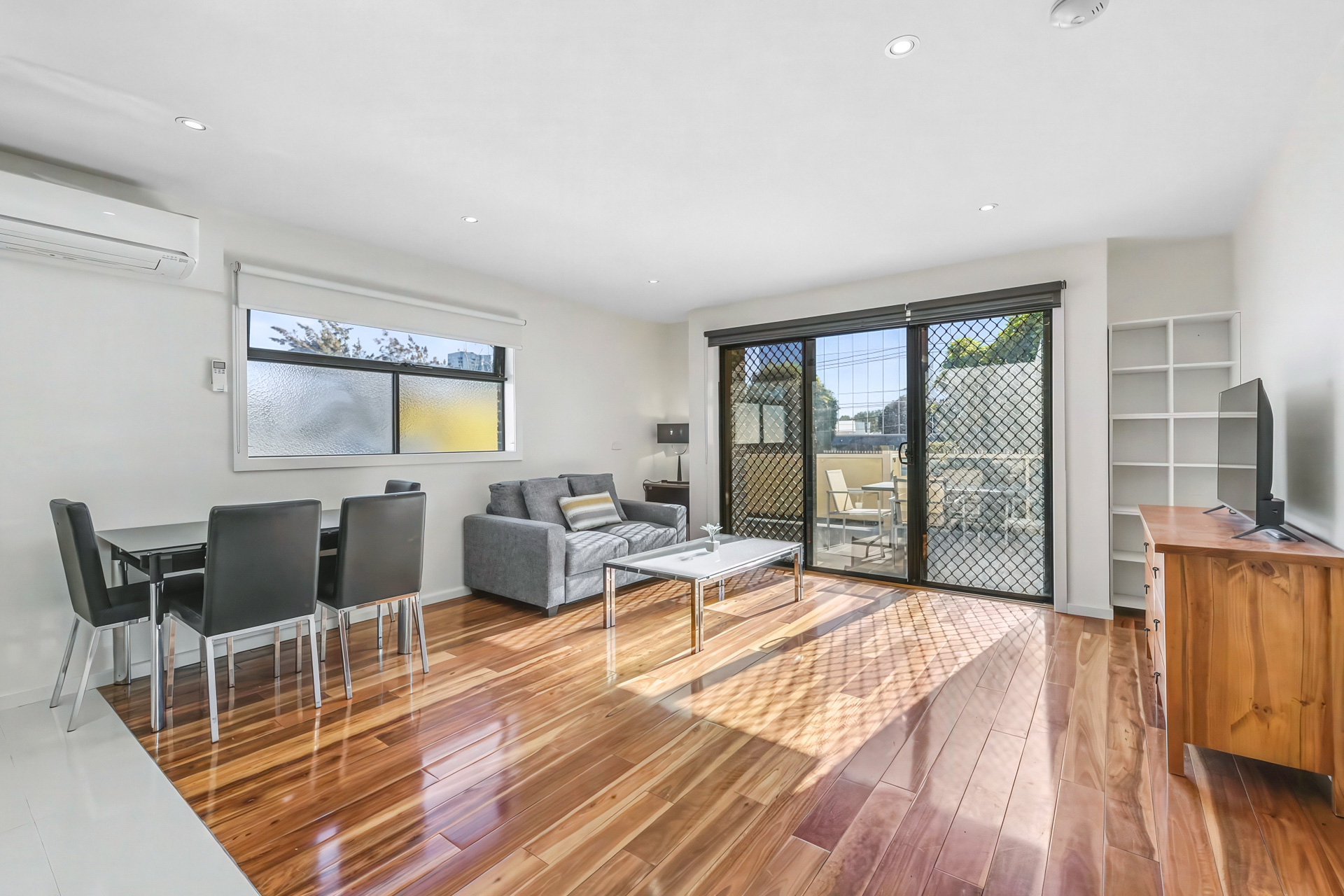 208 21 CAMBRIDGE STREET, BOX HILL VIC 3128 - Image 3