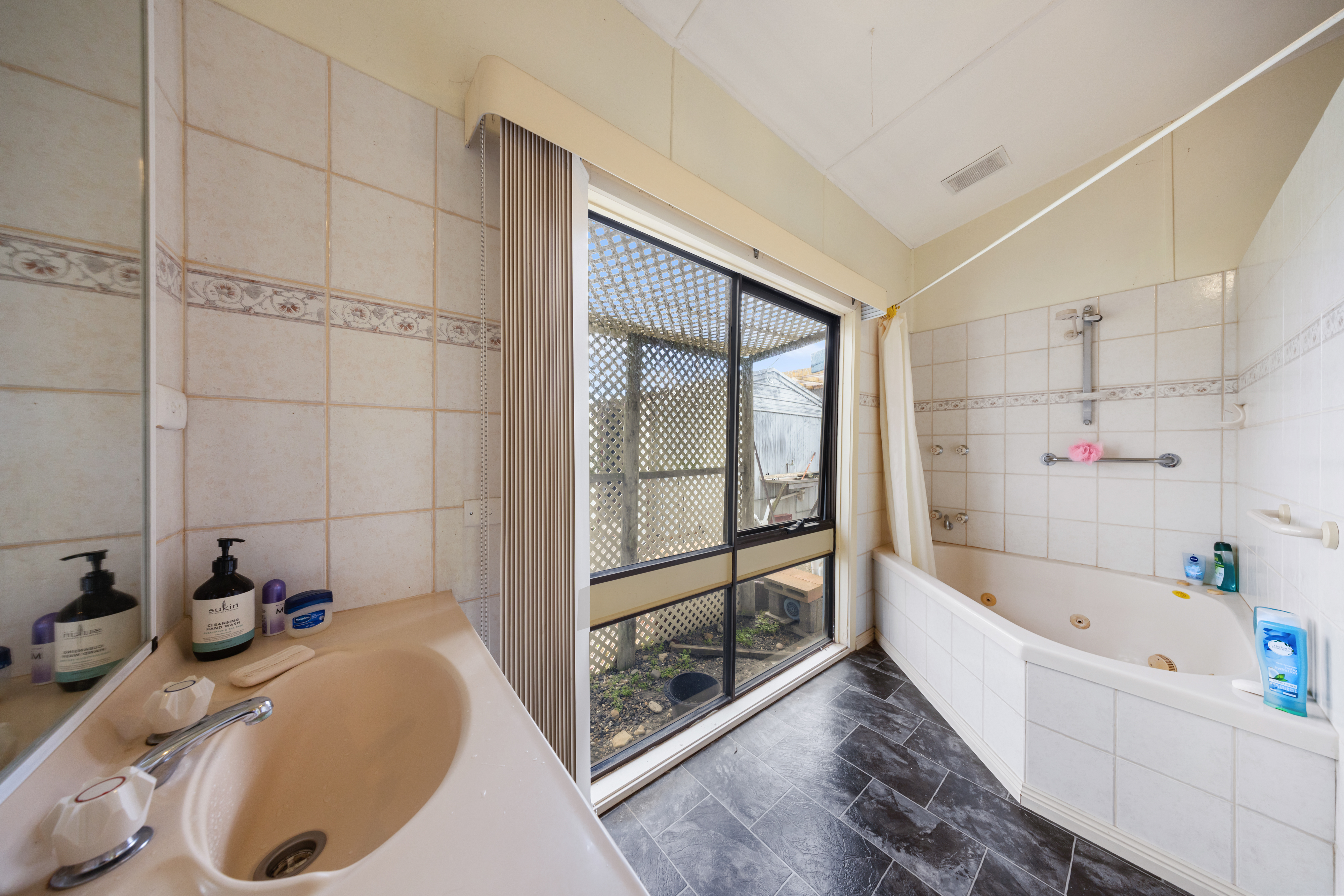 3-bedroom house at 8 BUCKLEY STREET, Seaspray VIC 3851, Wellington, Victoria