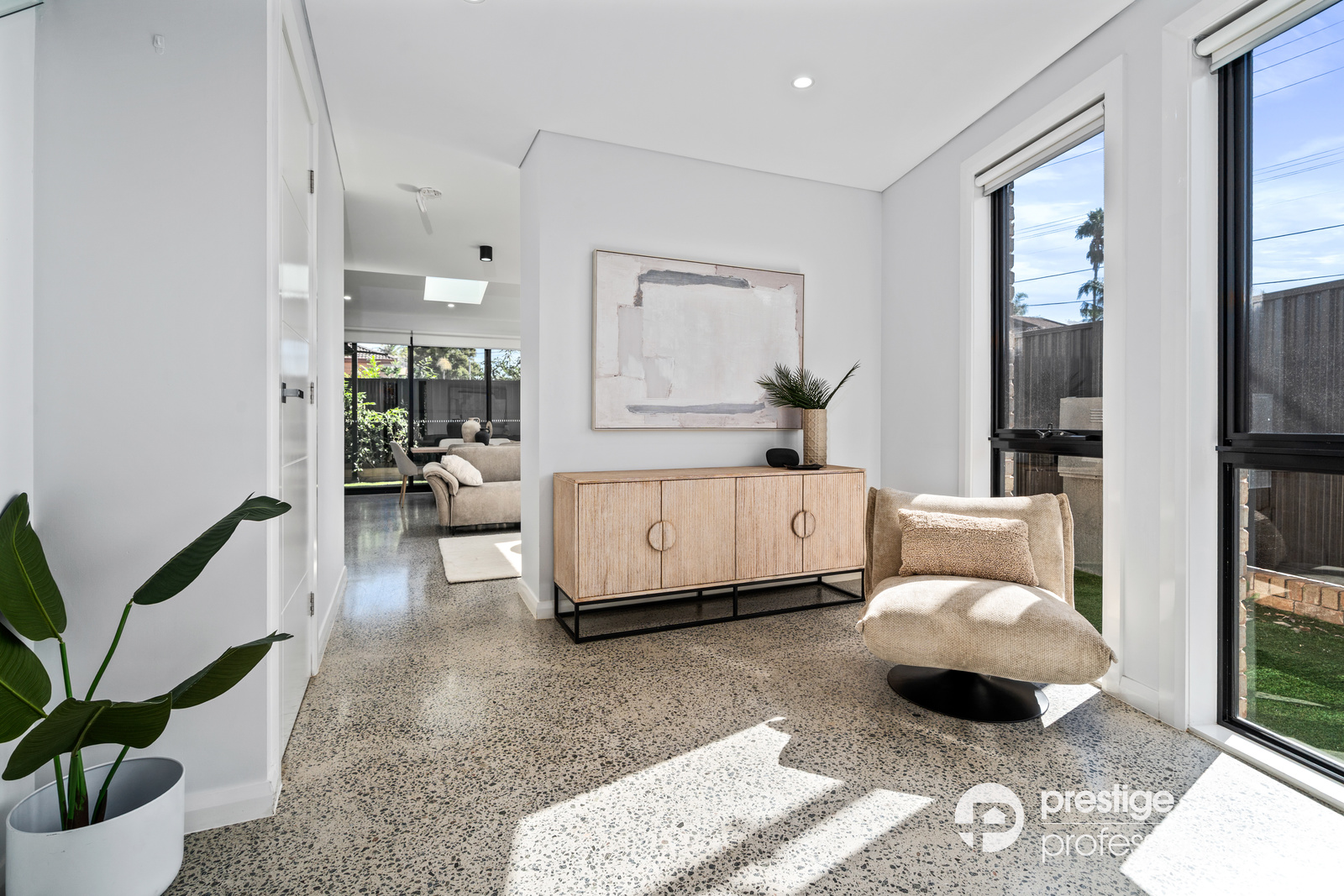 UNIT 4 40 BUNGARRA CRESCENT, Chipping Norton NSW 2170 - Image 3