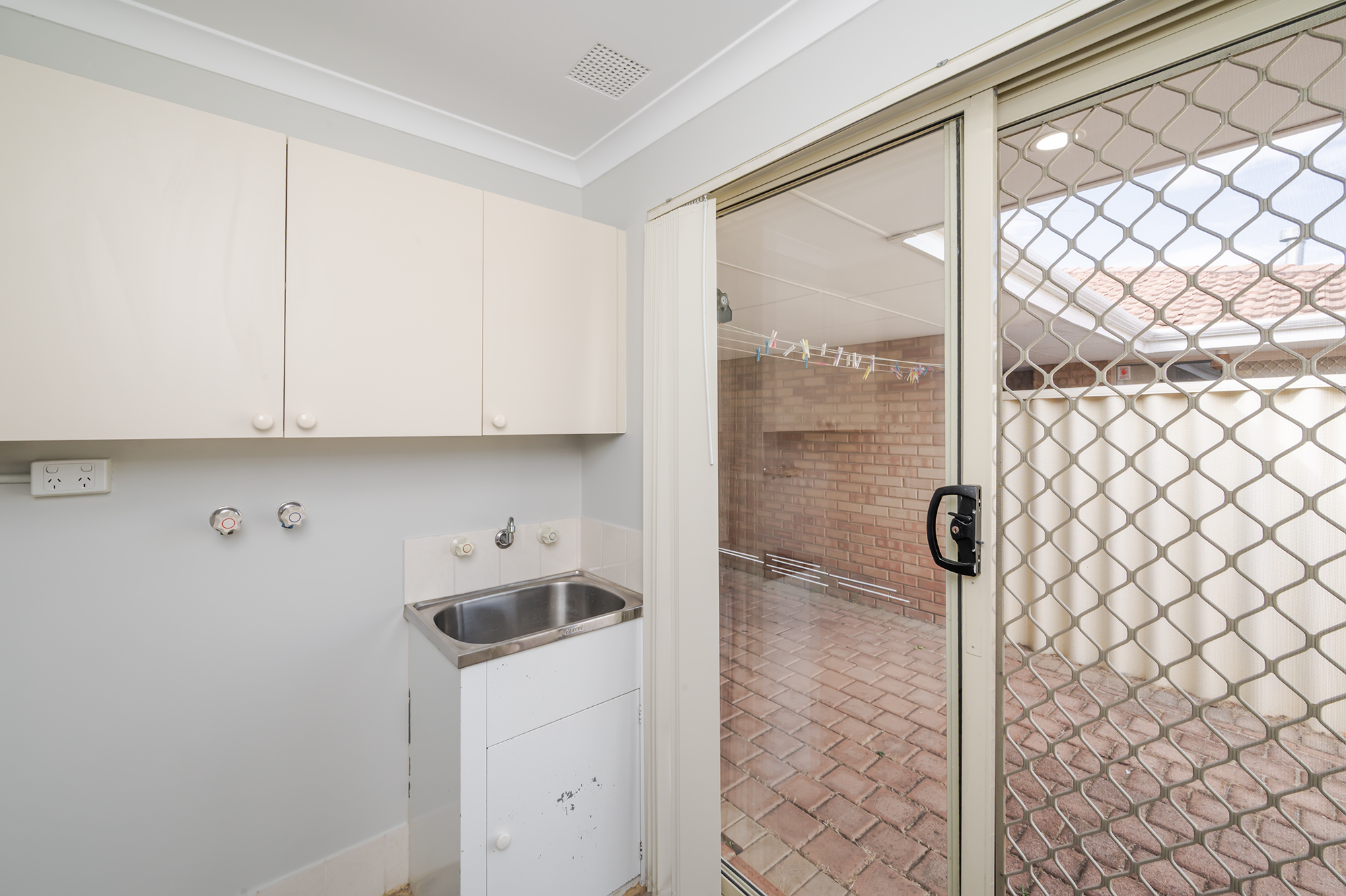 3-bedroom unit at 5/6 Luton Close, Ballajura, WA 6066, Swan, Western Australia