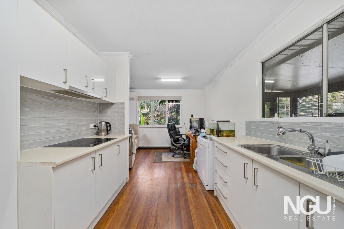 8 HOPE STREET, Kingston QLD 4114 - Image 3