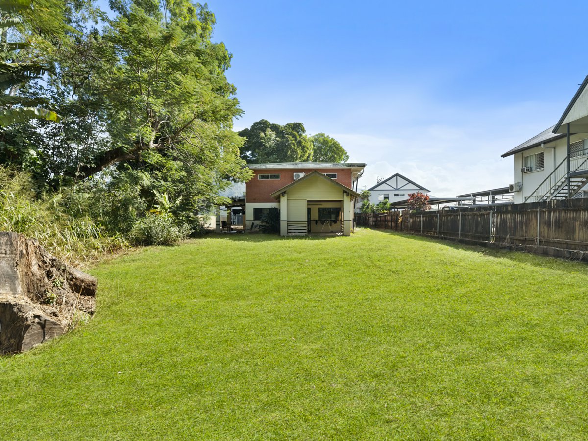 7-bedroom house at 10 Mayers Street, Manunda, QLD 4870, Cairns, Queensland