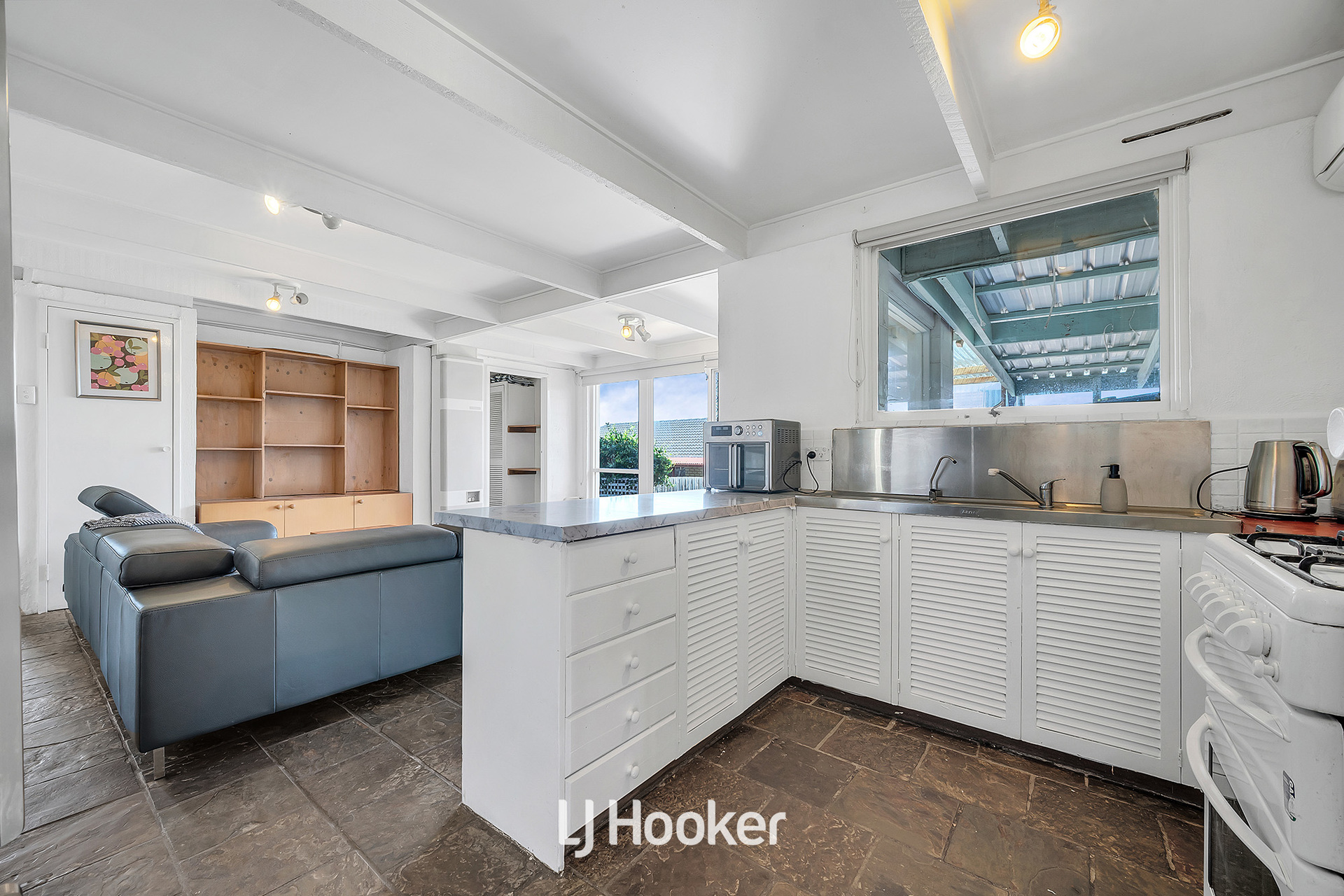 3-bedroom house at 68 Heatherton Road, Endeavour Hills, VIC 3802, Casey, Victoria