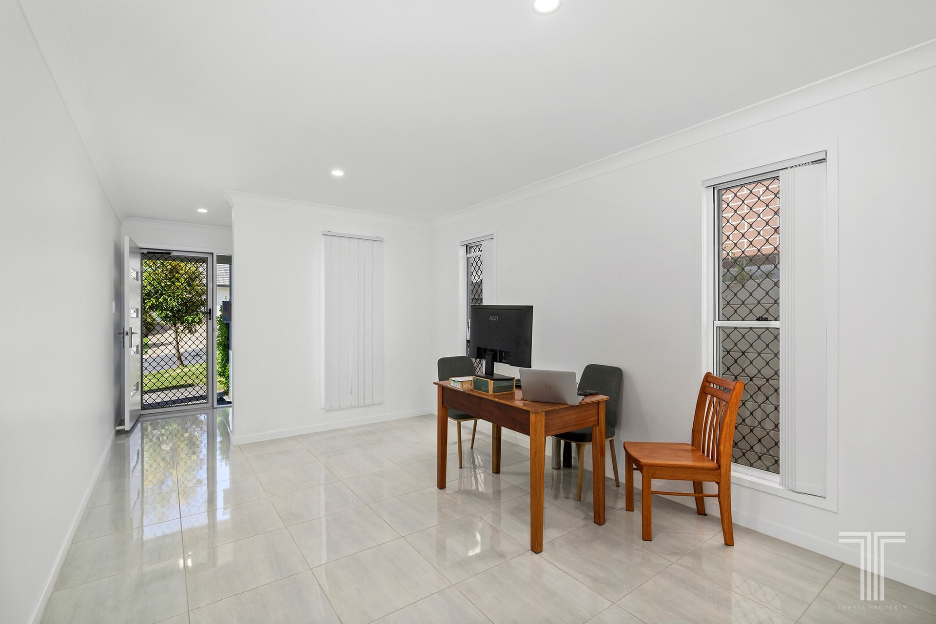 15 Daybreak Street, Spring Mountain, QLD 4300 - Image 2