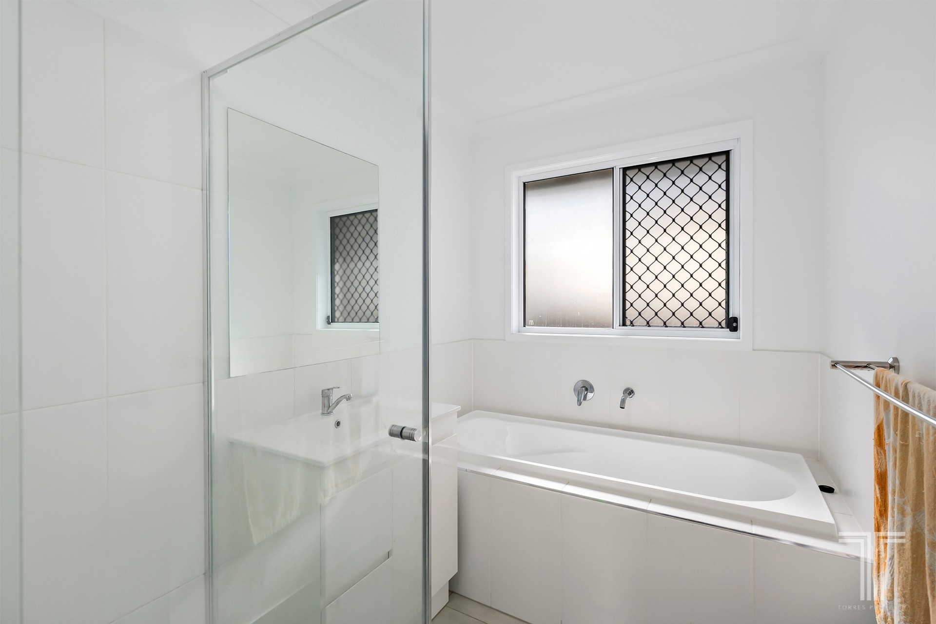 15 Daybreak Street, Spring Mountain, QLD 4300 - Image 4