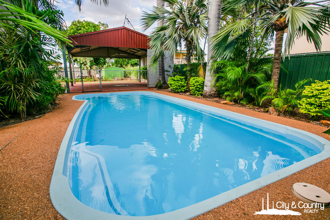 12 BANKS CRESCENT, Sunset QLD 4825 - Image 2