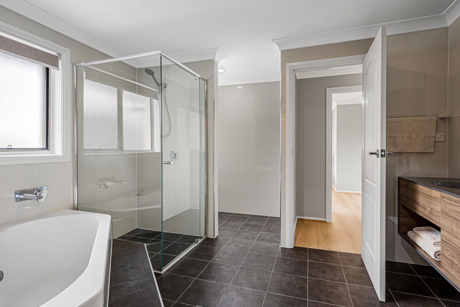 5-bedroom house at 33 Mariner Crescent, Abbotsbury, NSW 2176, Fairfield, New South Wales