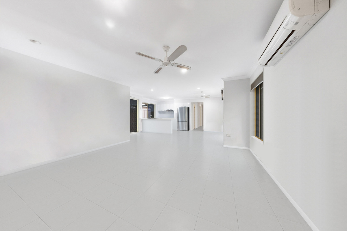 6 SOUTHERDEN DRIVE, North Lakes QLD 4509 - Image 6
