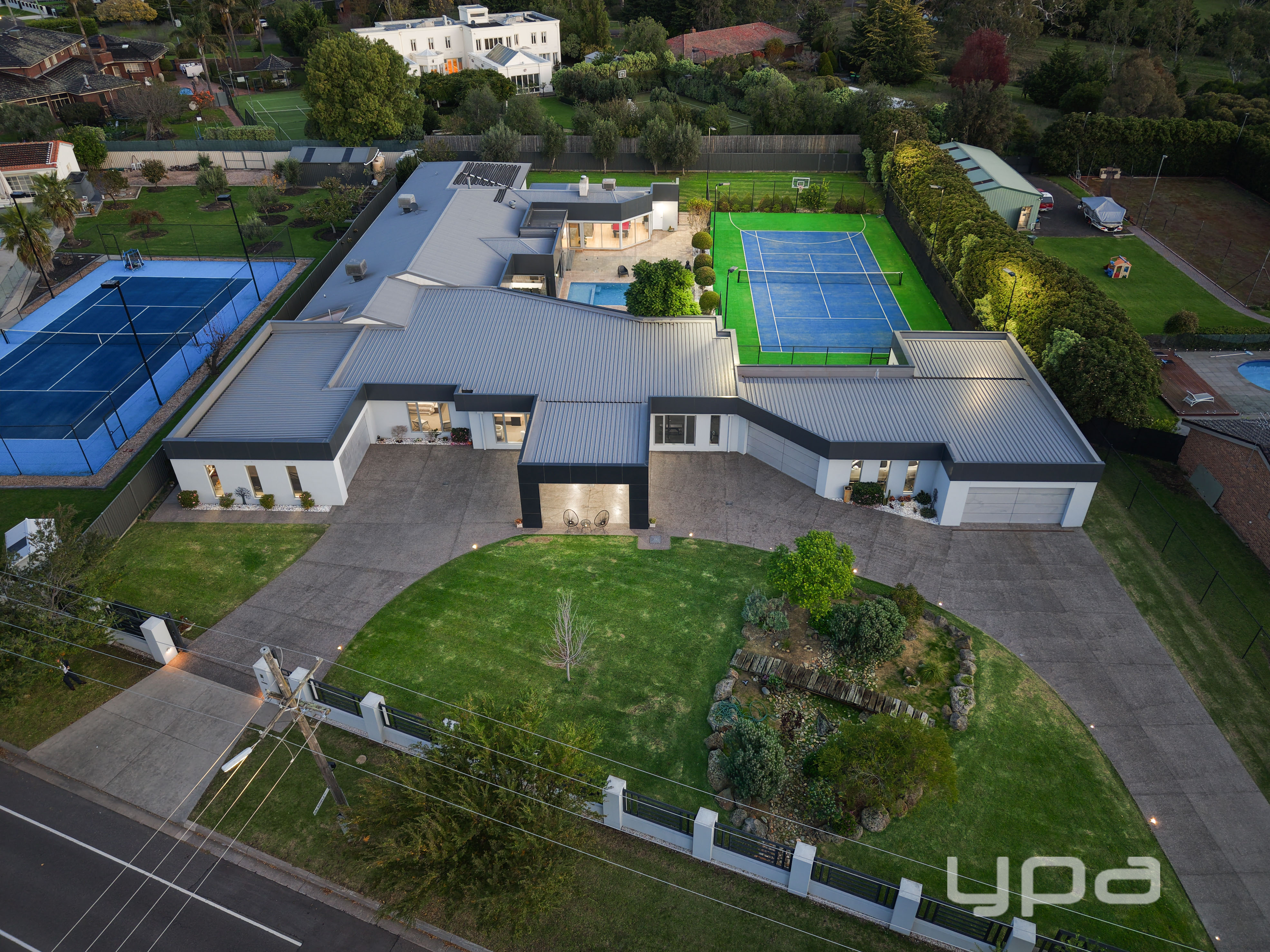 5-bedroom house at 7 Elphinstone Boulevard, Greenvale, VIC 3059, Hume, Victoria