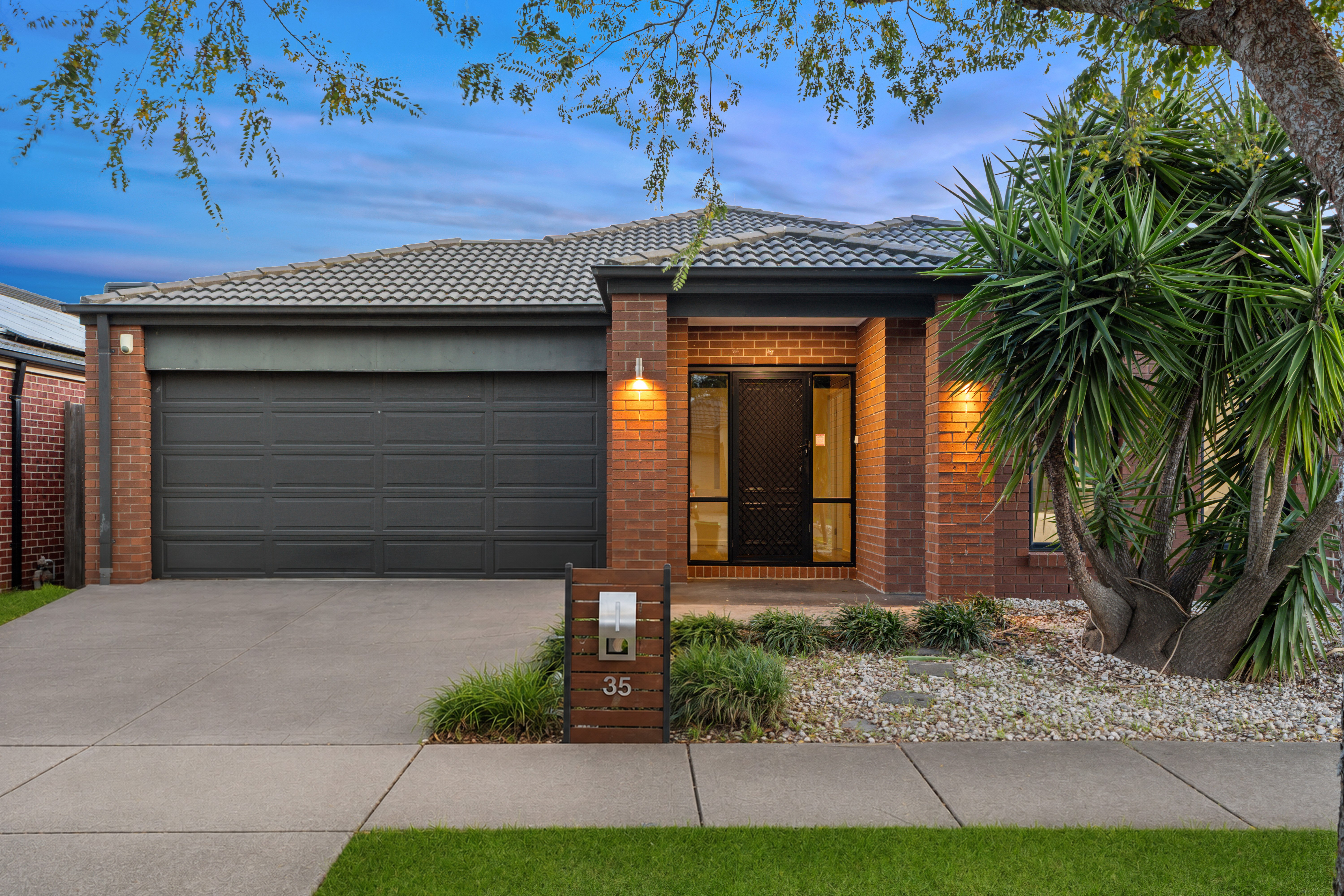 3-bedroom house at 35 THORNGROVE AVENUE, Craigieburn VIC 3064, Hume, Victoria