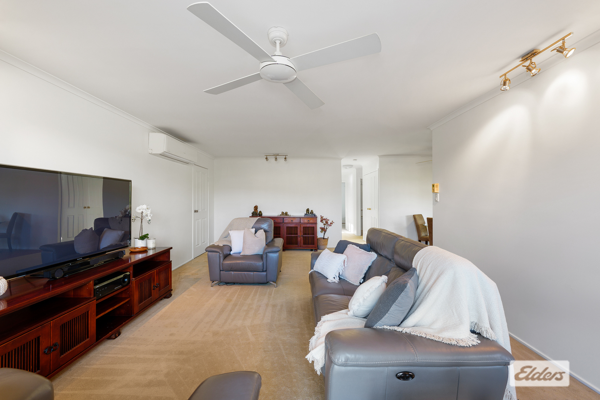 3-bedroom house at 92 Springfield Crescent, Daisy Hill QLD 4127, Logan, Queensland