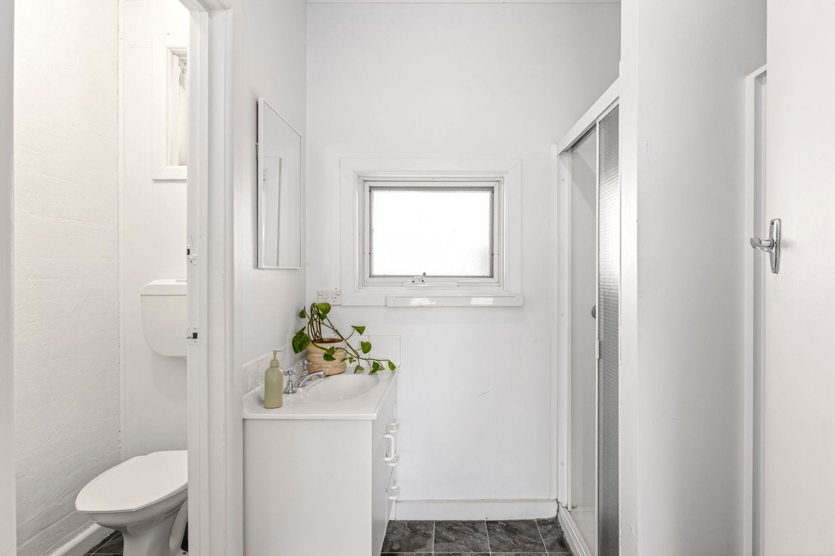 3-bedroom unit at 2 84 THE ESPLANADE, TORQUAY VIC 3228, Surf Coast, Victoria