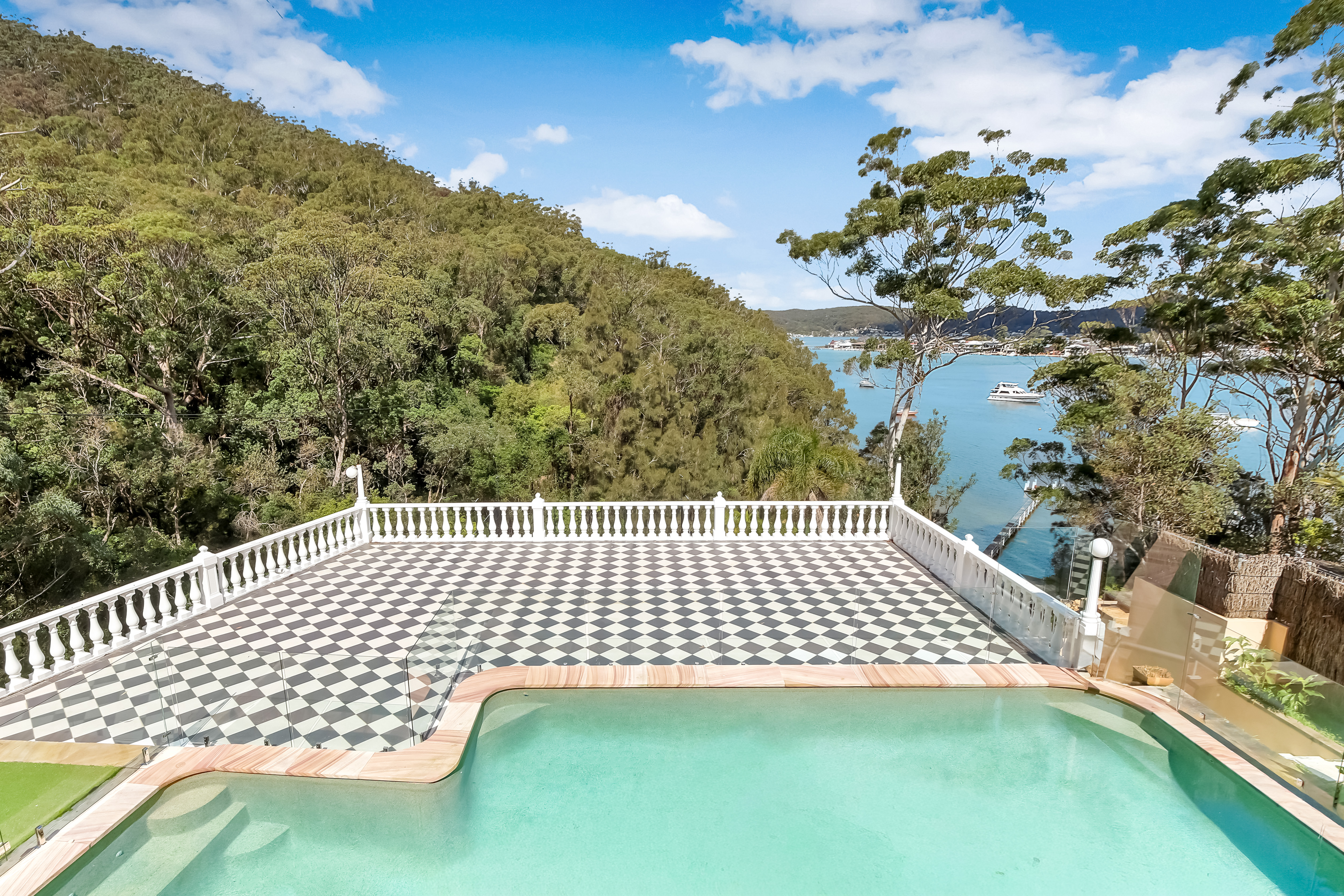 126 DALEY AVENUE, Daleys Point NSW 2257 - Image 2