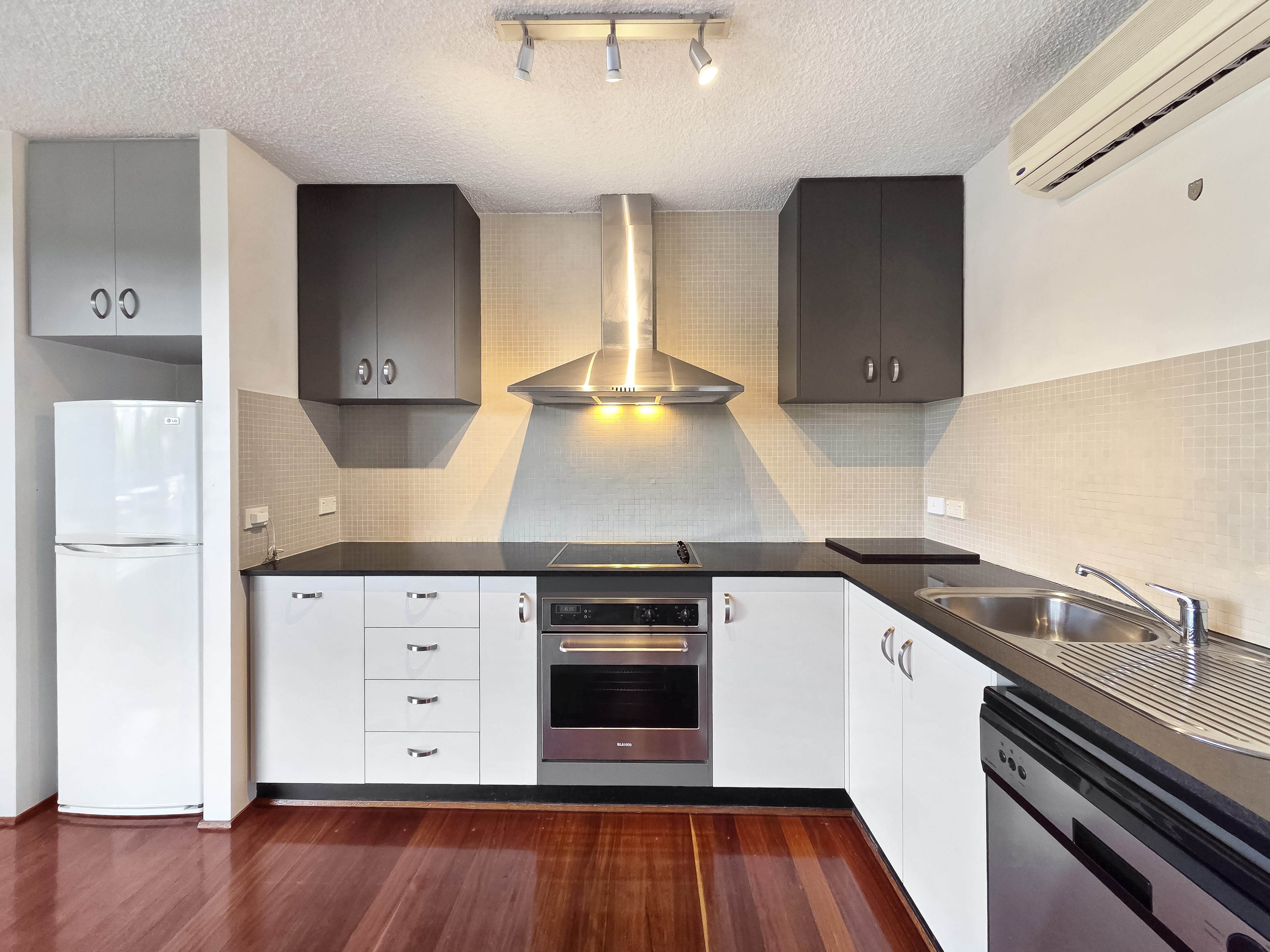 1-bedroom unit at 4 10 FITZROY STREET, GEELONG VIC 3220, Greater Geelong, Victoria