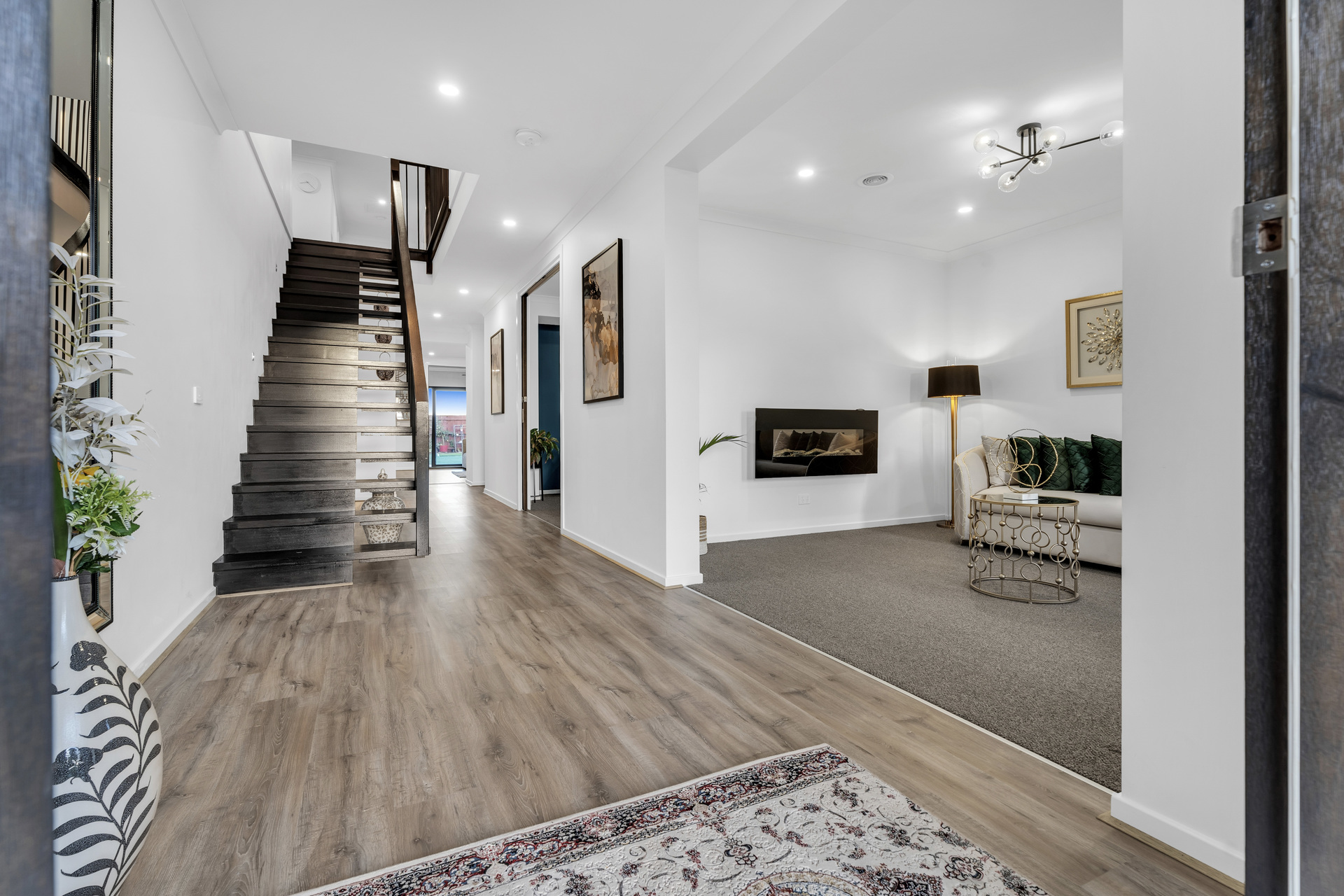 122 SILVERWATTLE DRIVE, Lyndhurst VIC 3975 - Image 4