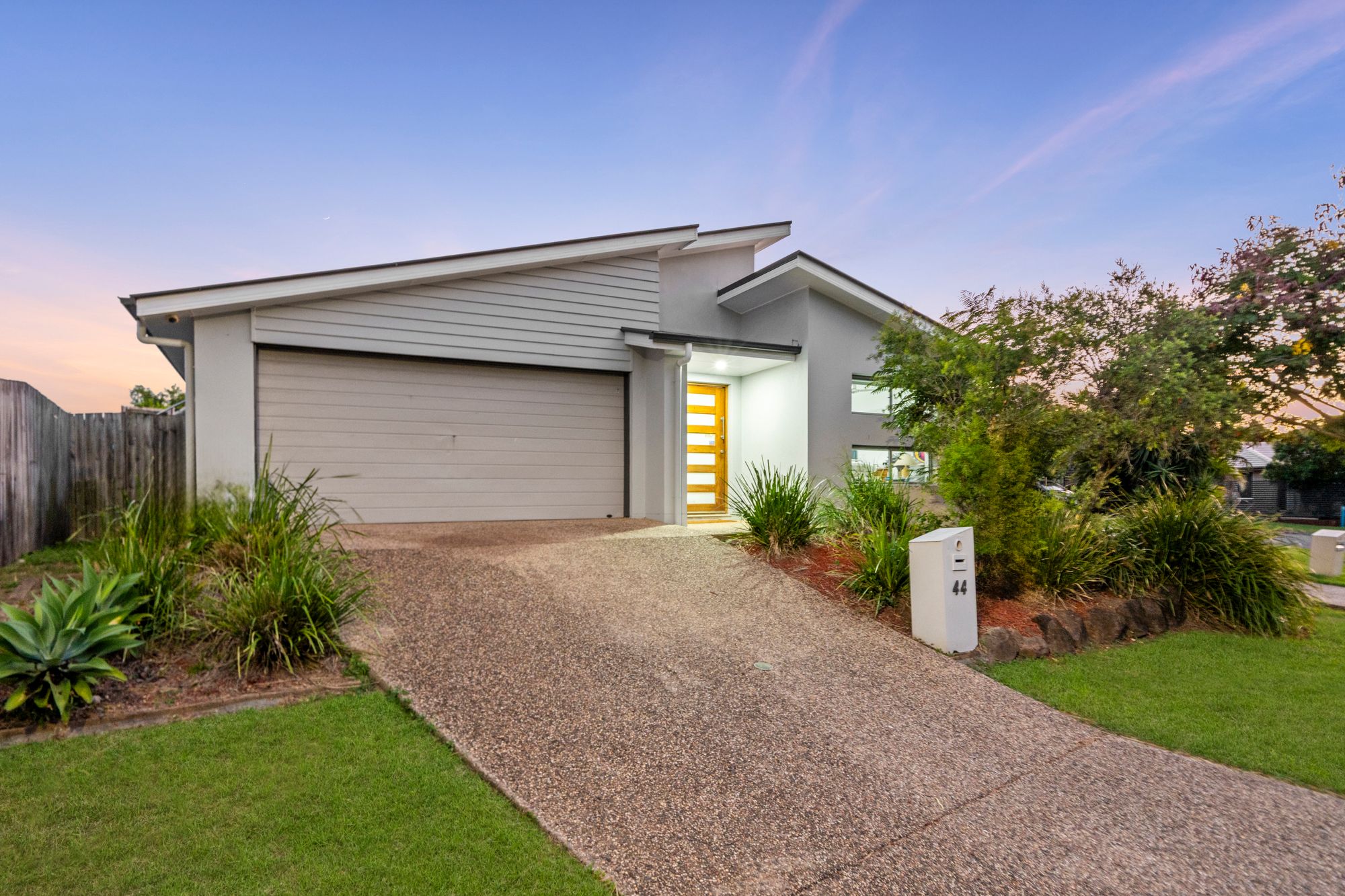 44 WYNDHAM CIRCUIT, Holmview QLD 4207 - Image 1