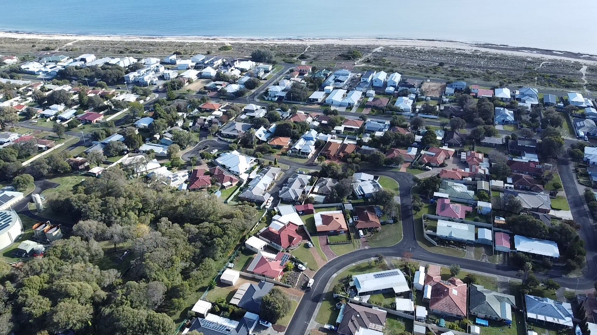 23 DOTTERELL CRESCENT, Geographe WA 6280 - Image 2