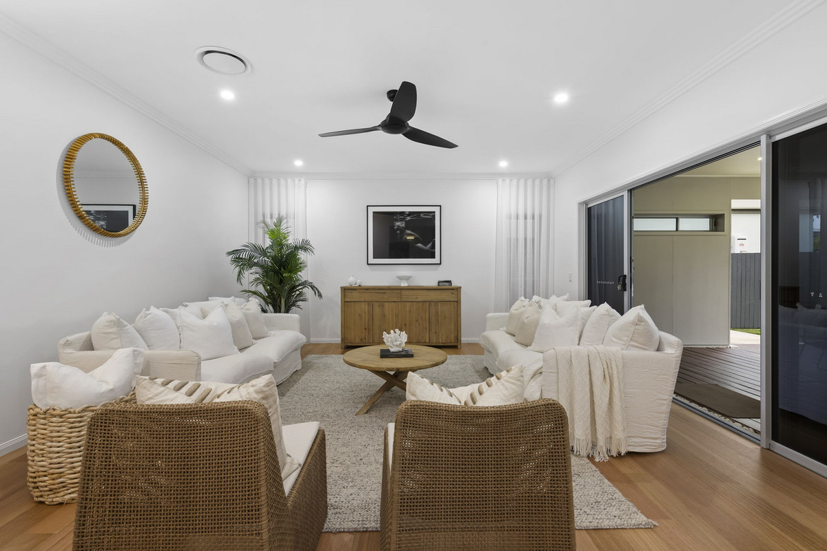 24 FEATHERTAIL PLACE, Gumdale QLD 4154 - Image 5