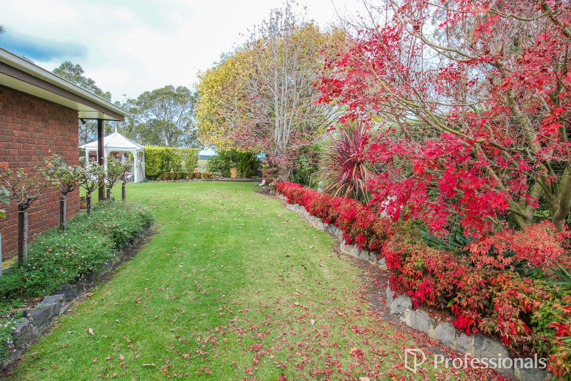 4-bedroom house at HILDALE OAKS 28 NAPIER ROAD, WON WRON VIC 3971, Wellington, Victoria