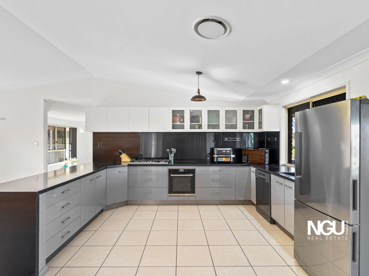 5-bedroom house at 10 Jimba Road, Lockyer Waters, QLD 4311, Lockyer Valley, Queensland