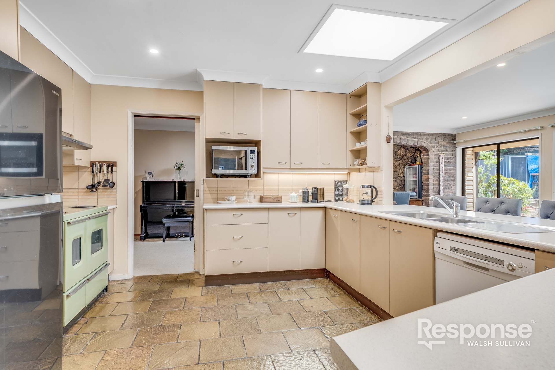 8 Brushford Avenue, Castle Hill, NSW 2154 - Image 3