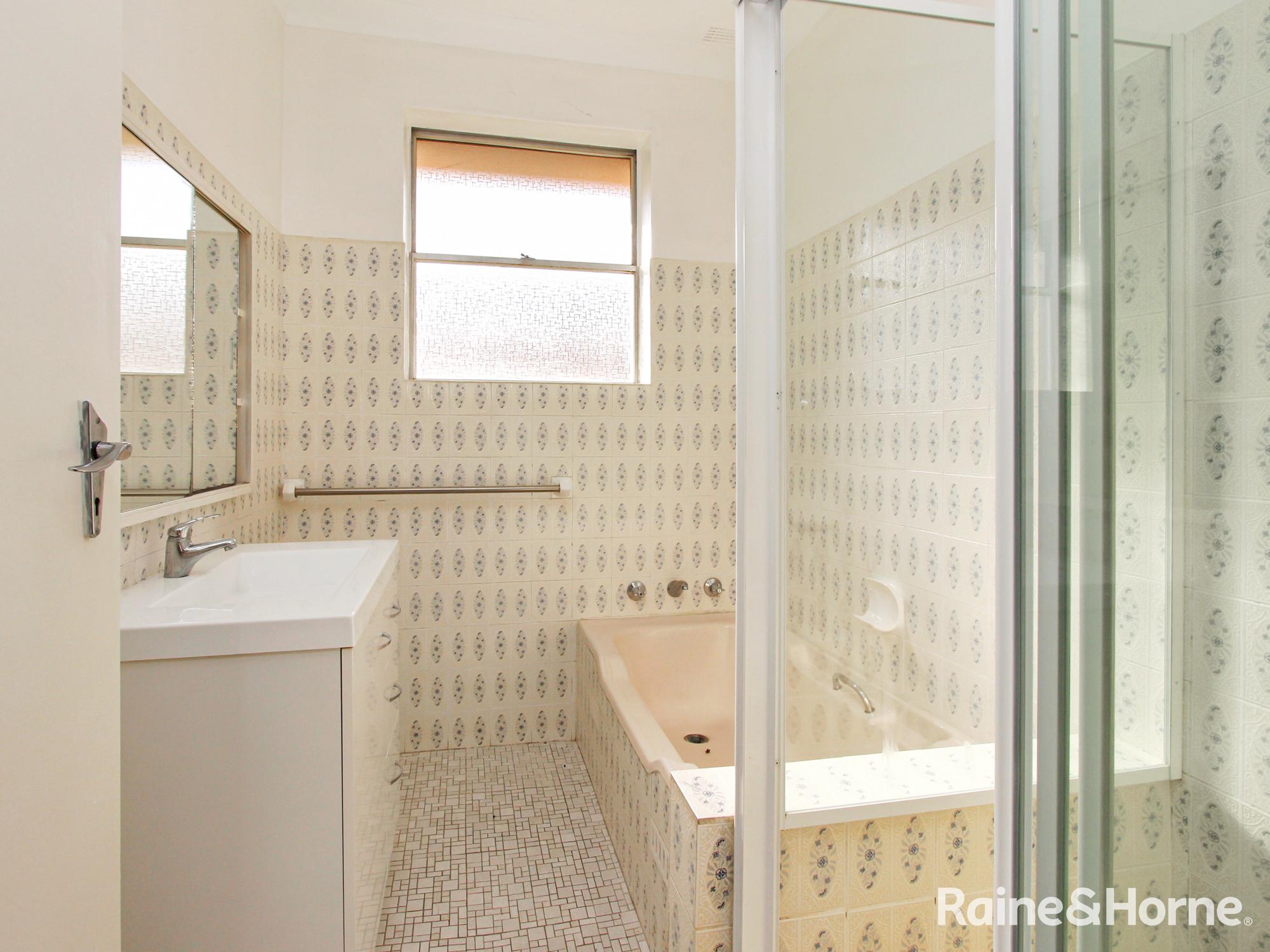 16-bedroom unit at 1-6/339 Howick Street, Bathurst, NSW 2795, Bathurst, New South Wales