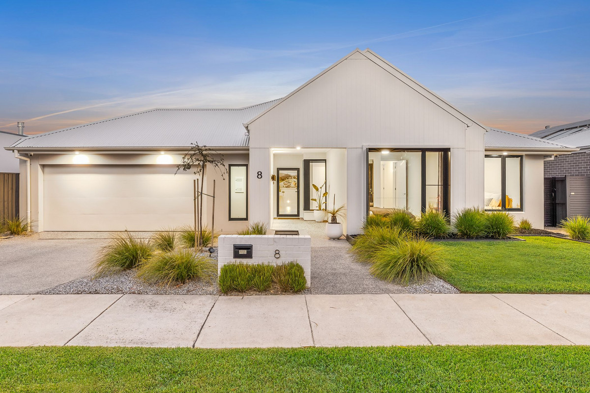 8 Pascal Crescent, Mount Duneed, VIC 3217 - Image 1