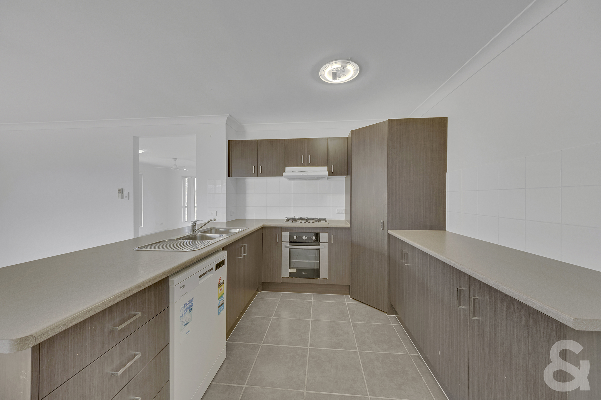 9 Hawkesbury Road, Calliope, QLD 4680 - Image 2